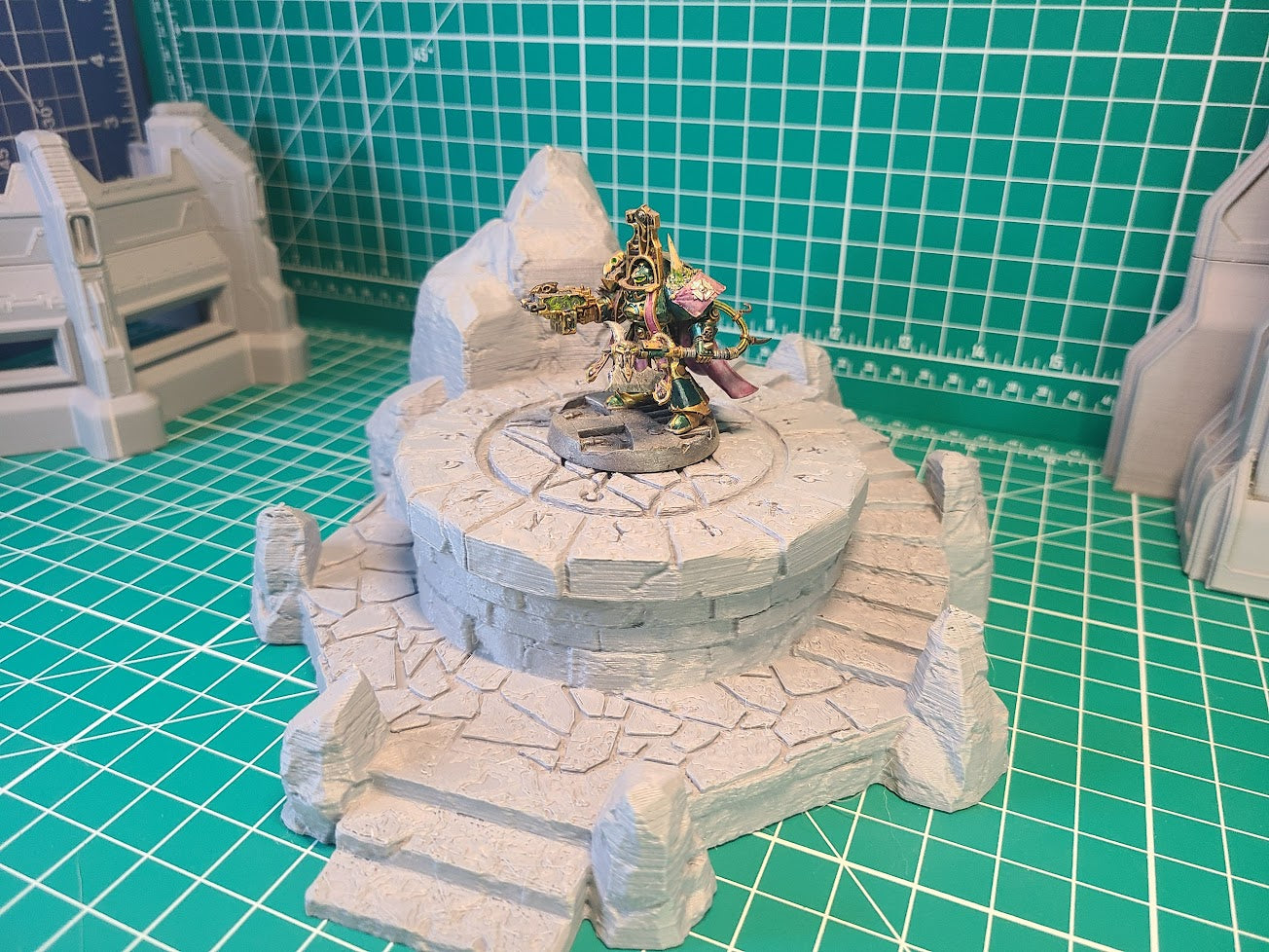 Ritual Altar Terrain Piece | Miniature Tabletop Scenery | 28mm Scale