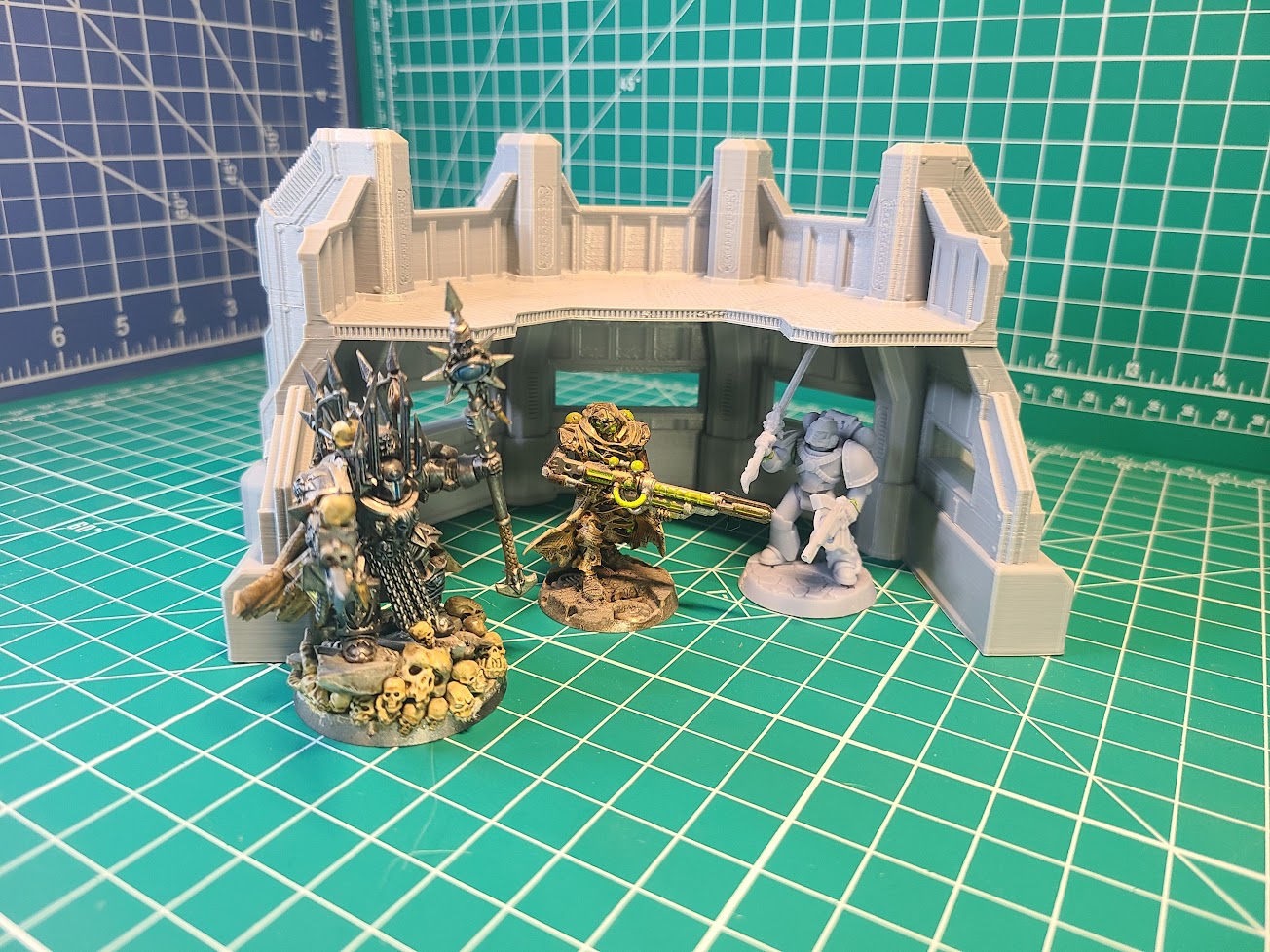 Earthmen Multi-Level Defense Barrier | Miniature Tabletop Scenery | 28mm Scale