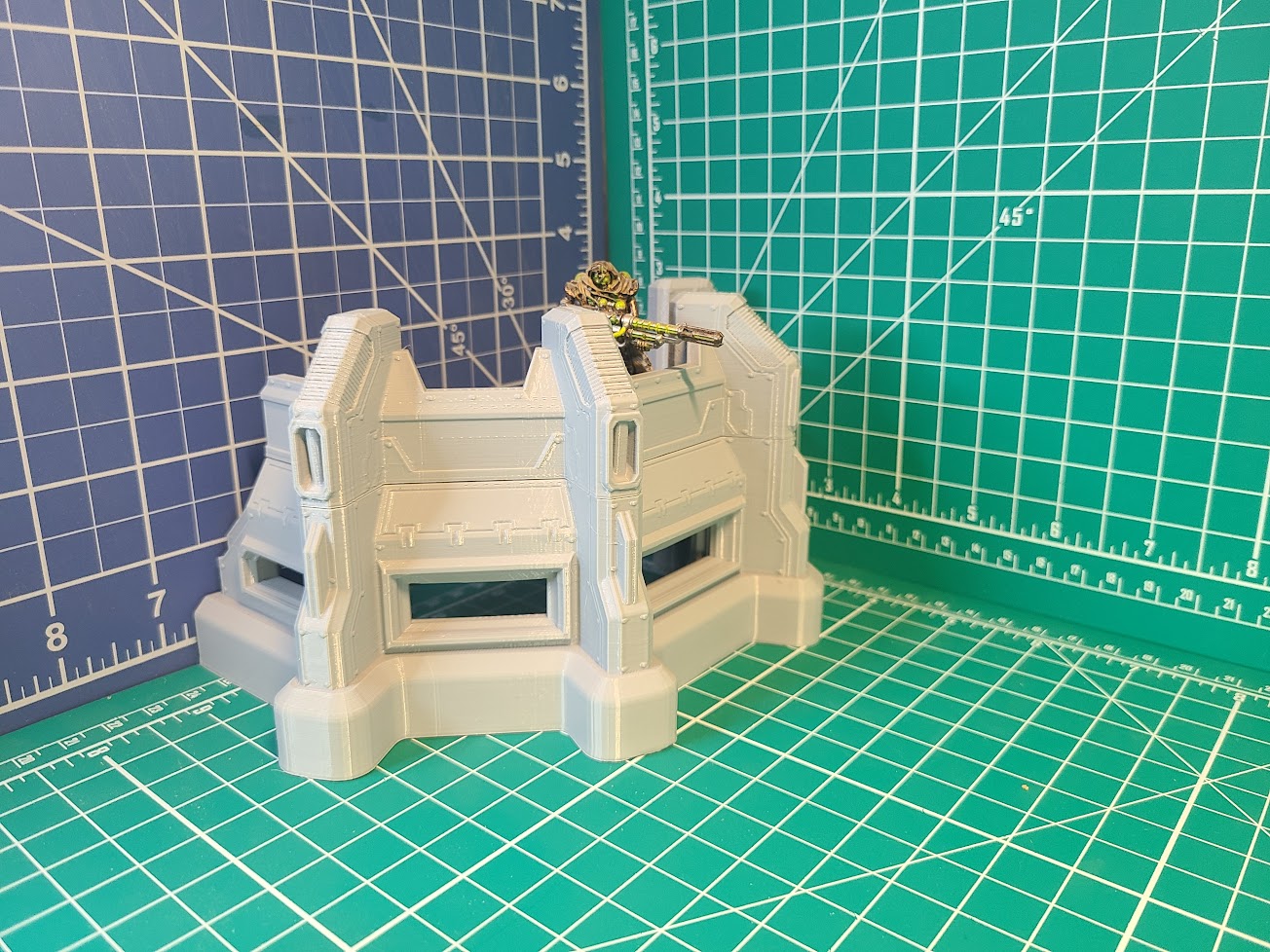 Earthmen Multi-Level Defense Barrier | Miniature Tabletop Scenery | 28mm Scale