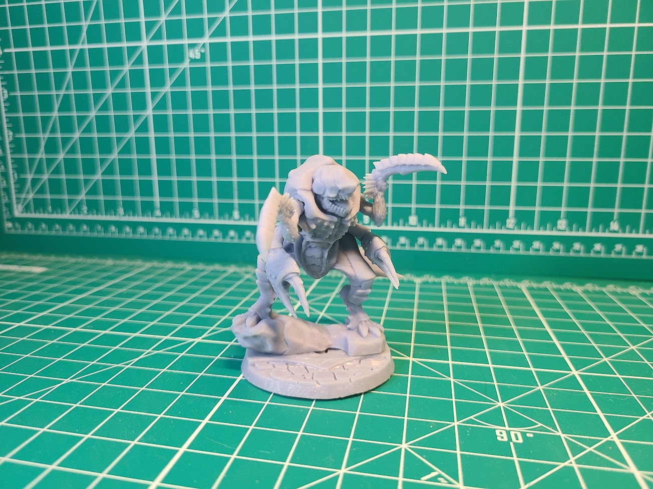 Xenoteras Warrior (50mm Base, Modular Arms, Multiple Loadouts) | Wargaming Miniatures Red Beard Bits | 28mm Scale