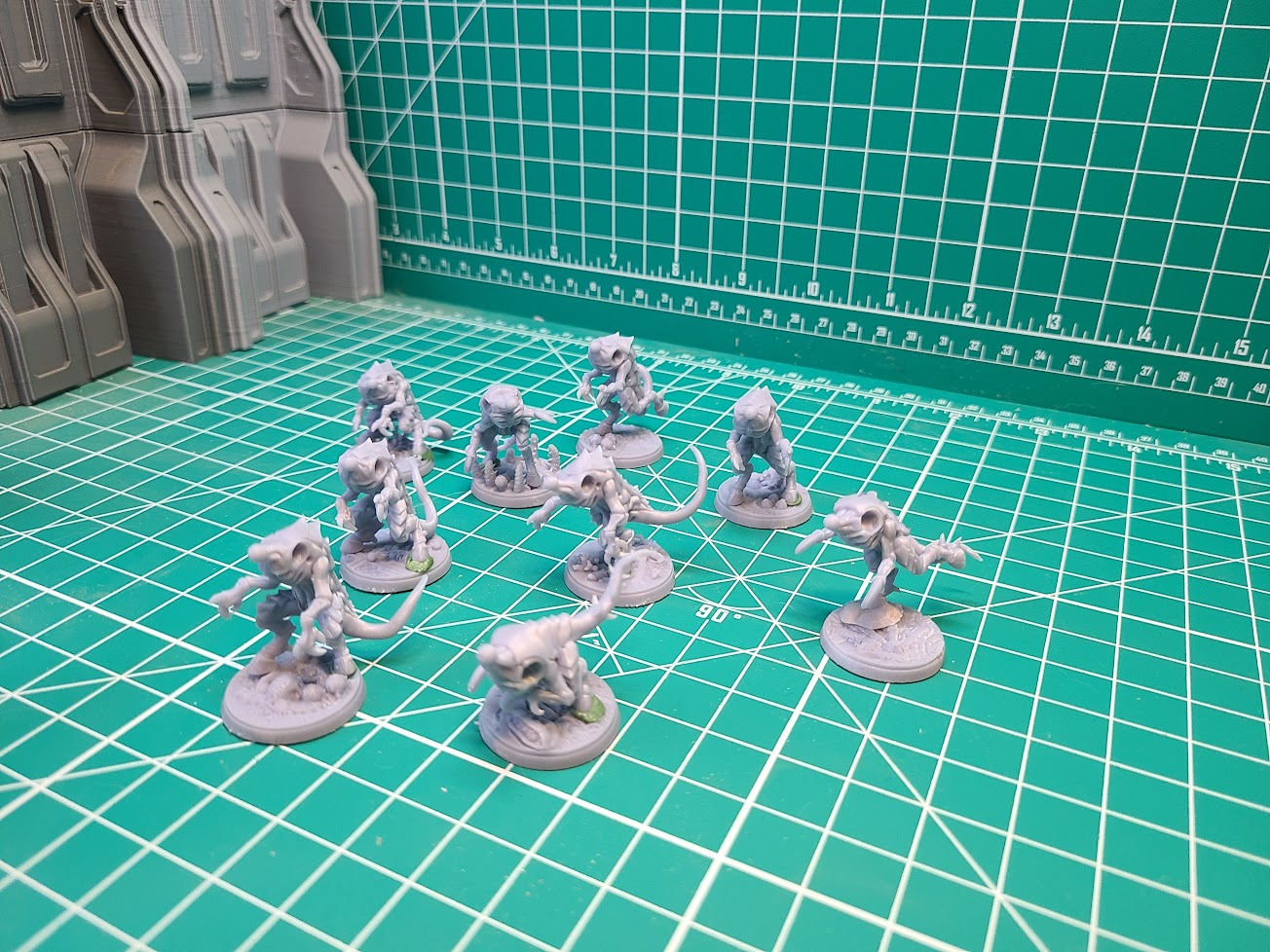 25mm Biomorph Bases | Miniature Wargaming Bases | 28mm Scale