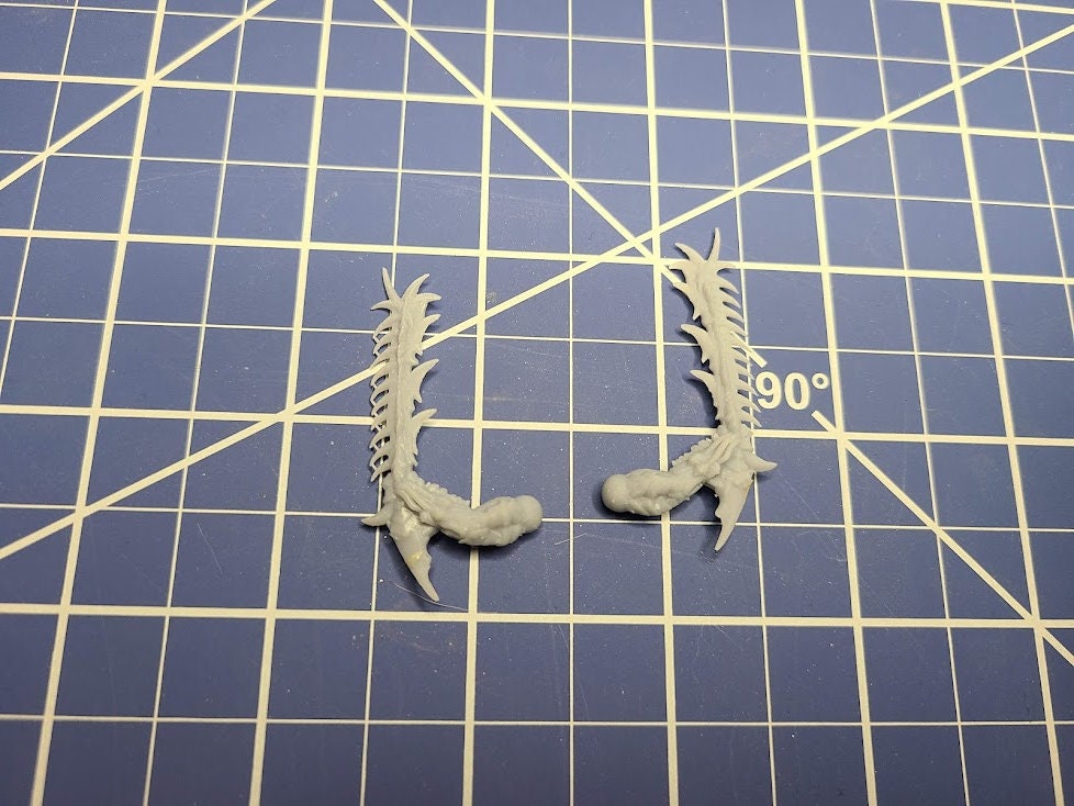 Ancient Osteolithic Bladearms of Zu'makalys (Biomorph Sword Arms, 6 Styles) | Tabletop Wargaming Bits | 28mm Scale