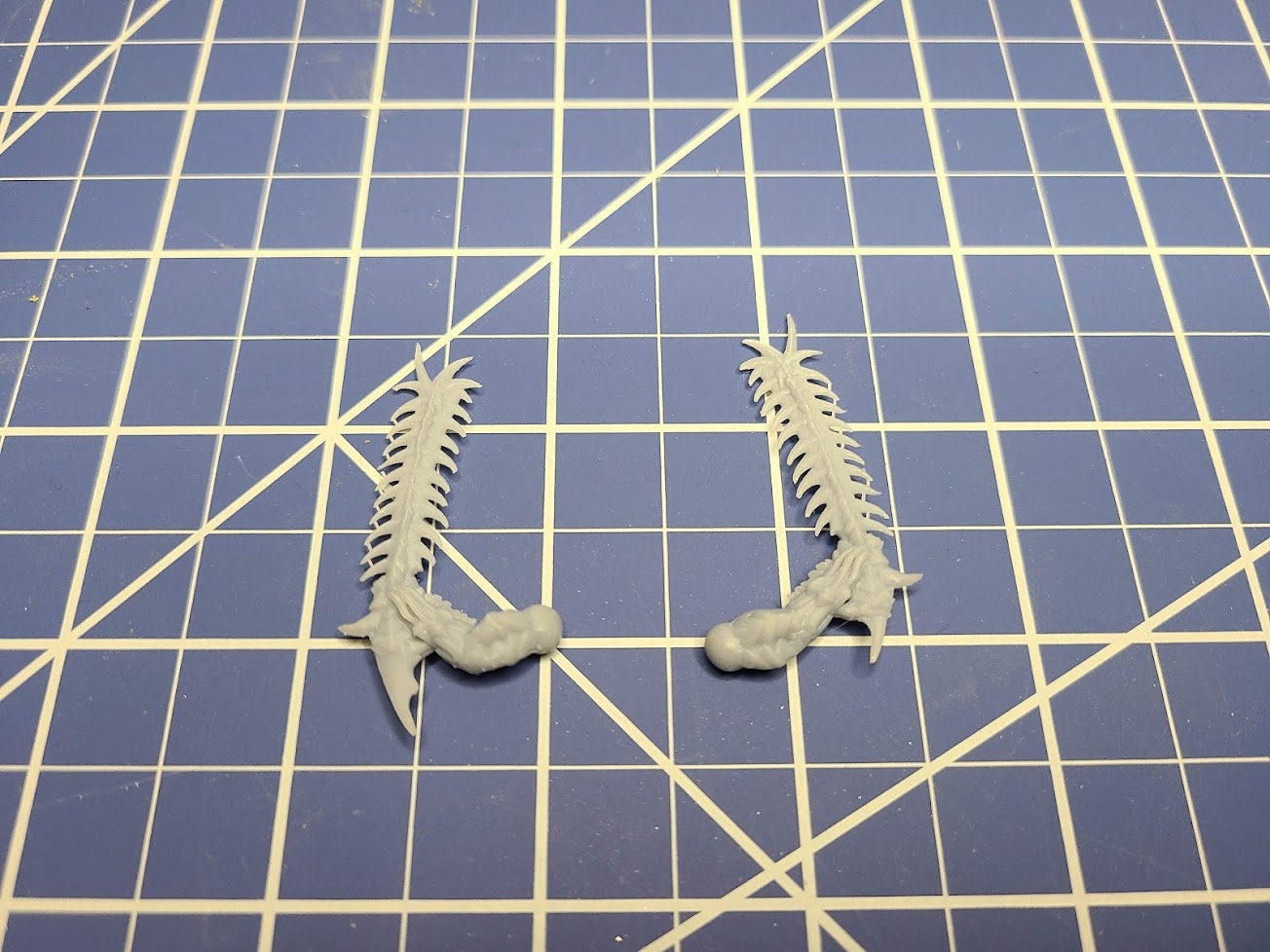 Ancient Osteolithic Bladearms of Zu'makalys (Biomorph Sword Arms, 6 Styles) | Tabletop Wargaming Bits | 28mm Scale