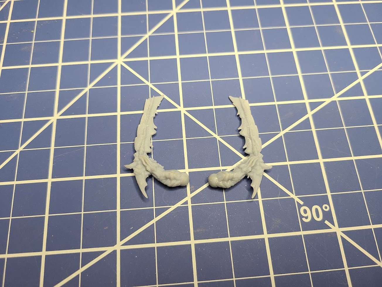 Ancient Osteolithic Bladearms of Zu'makalys (Biomorph Sword Arms, 6 Styles) | Tabletop Wargaming Bits | 28mm Scale