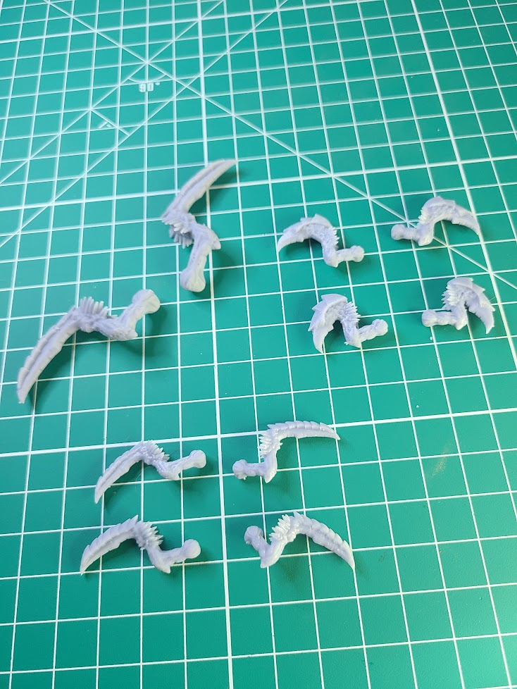 Scything and Burrowing Talons for Xeno-Dragons | Miniature Wargaming Bits (RedBeardBits Licensed) | 28mm Scale