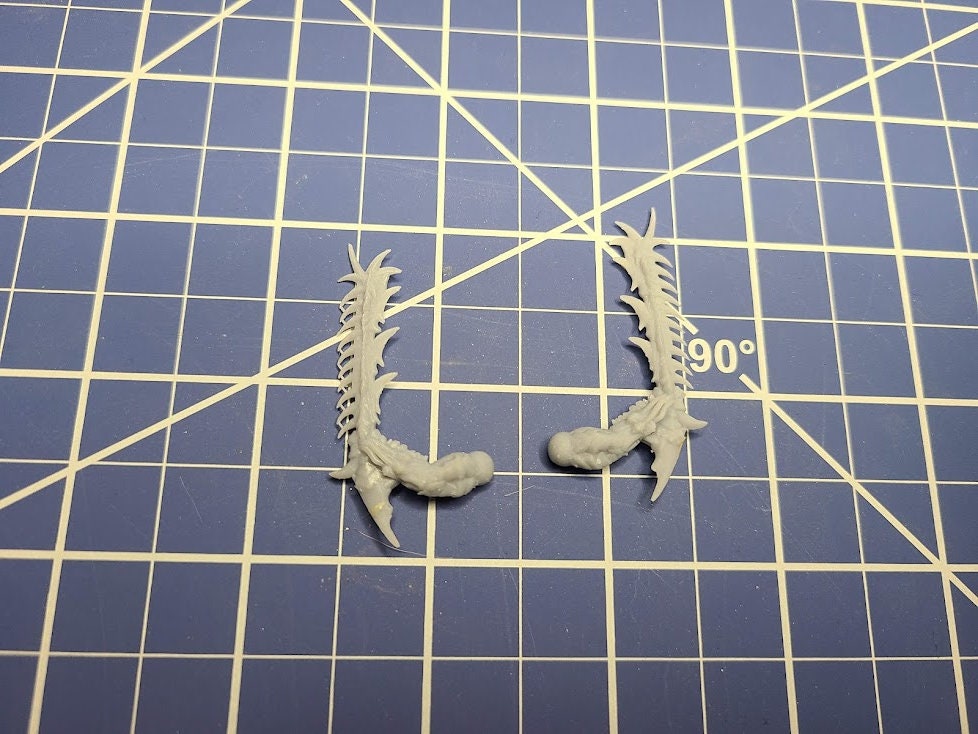 Ancient Osteolithic Bladearms of Zu'makalys (Biomorph Sword Arms, 6 Styles) | Tabletop Wargaming Bits | 28mm Scale
